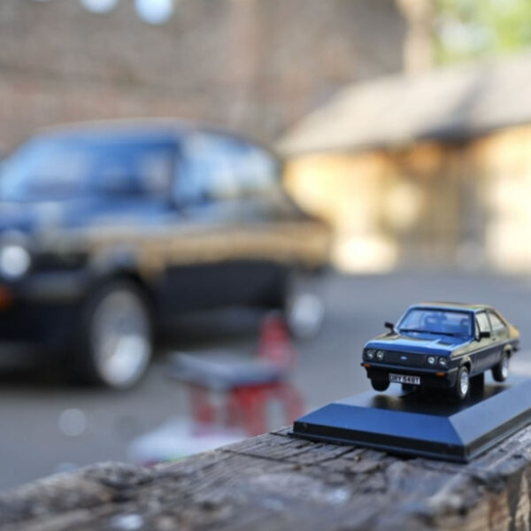 Ford Escort Mk2 RS2000 Midnight Blue (Richard Hammond's The Smallest Cog) - 1:43 Scale Model Car - Image 5